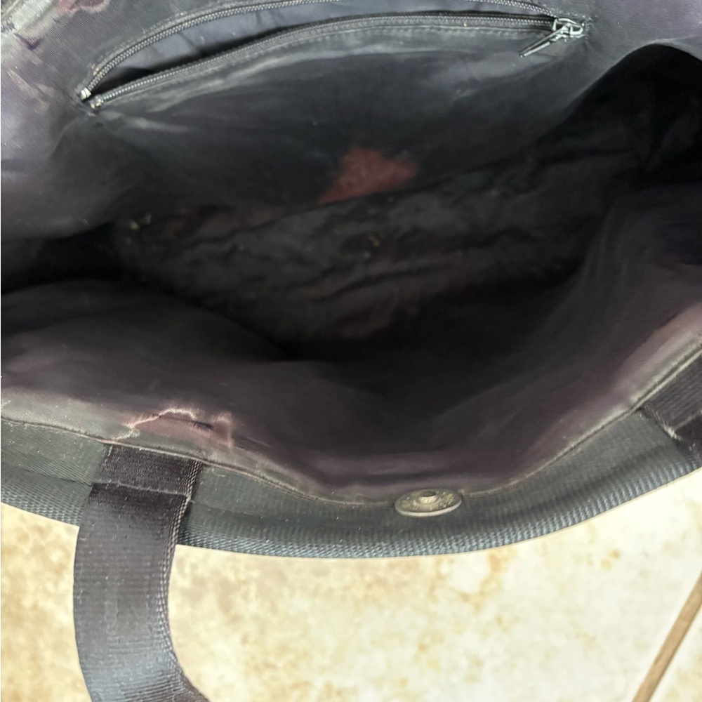 Harvey’s Seatbelt Double Handle Tote - Picture 2 of 9
